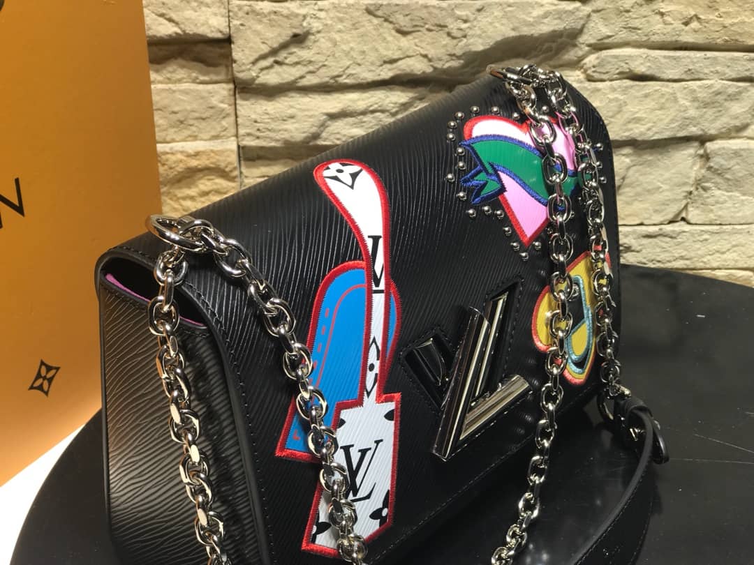 L0vis Vvtt0n Twist MM Bag Black M50296 Replica