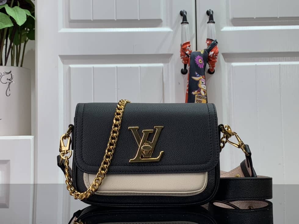 L0vis Vvtt0n Lockme Tender Leather Black M58557 Replica Crossbody Bag