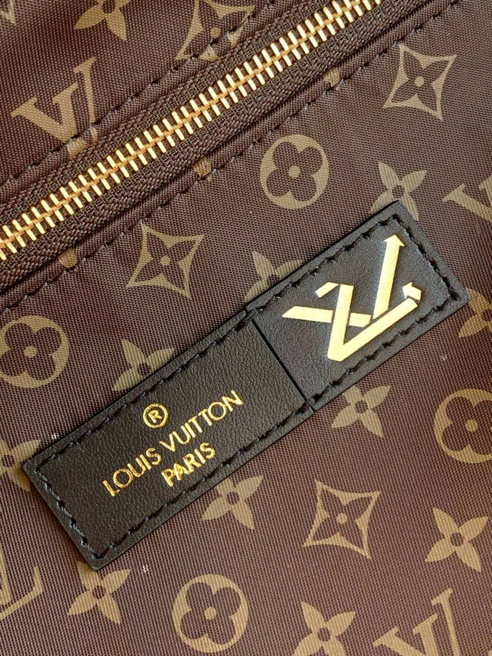 L0vis Vvtt0n Onthego GM Nylon Monogram Pilow Giant Black M59007 Replica Tote