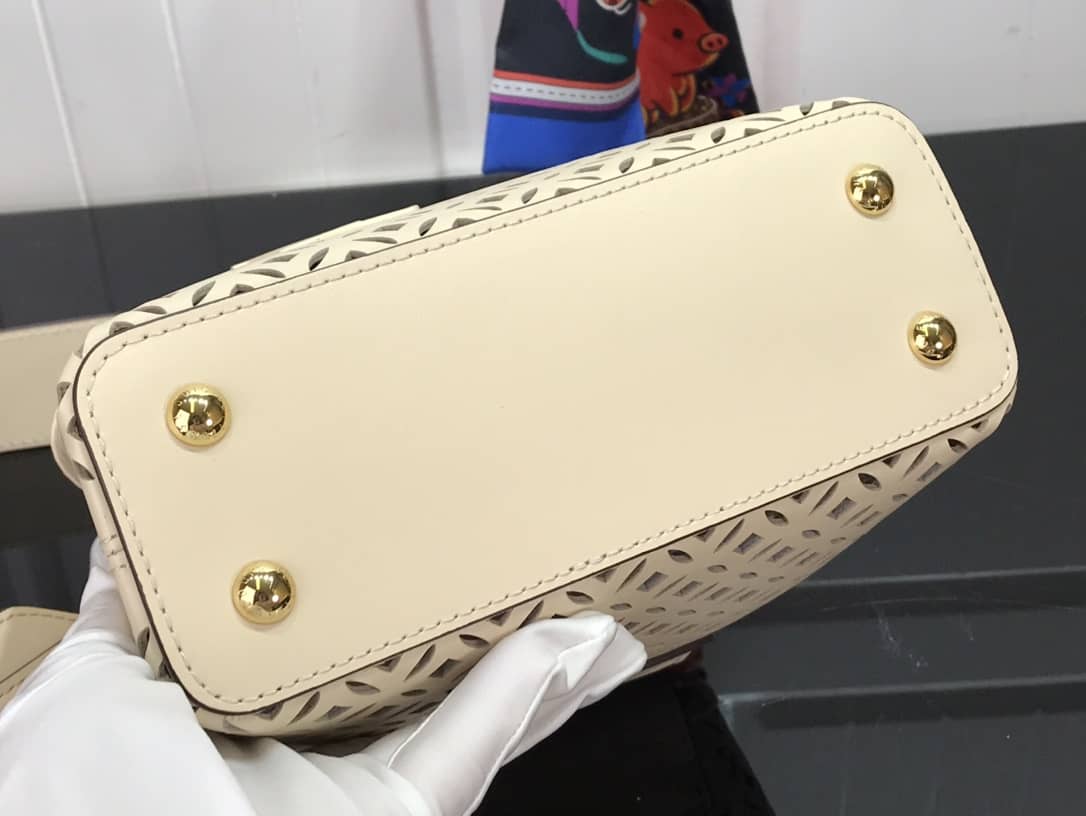 L0vis Vvtt0n Capucines BB Cutout Leather Bag Replica Beige M57228
