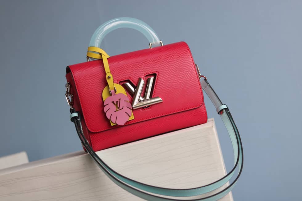L0vis Vvtt0n Epi Twist PM Chain Red M50332 Replica Crossbody Bag