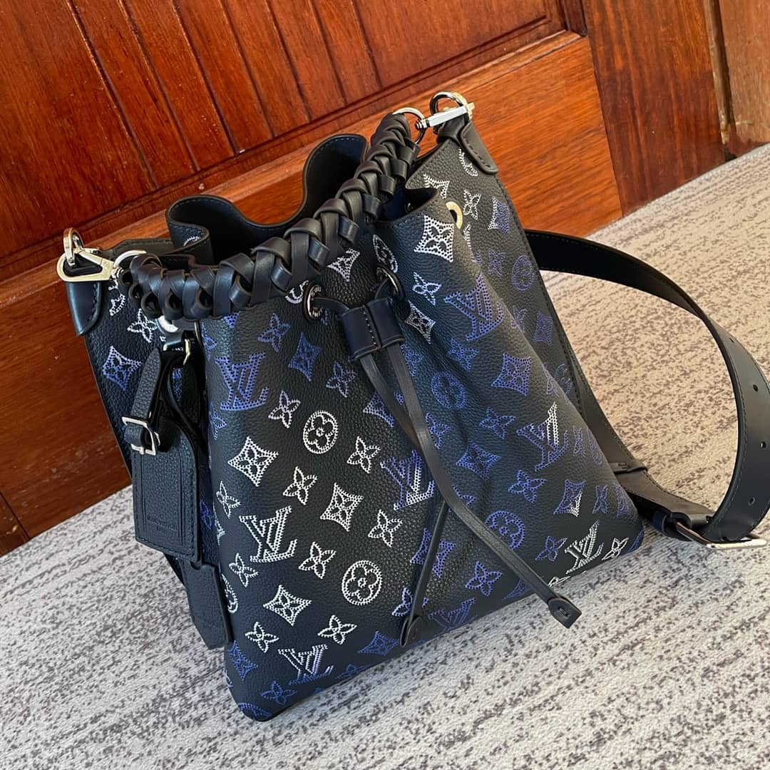 L0vis Vvtt0n Mahina Perforated Calfskin Muria Dark Blue M59554 Replica Bucket Bag