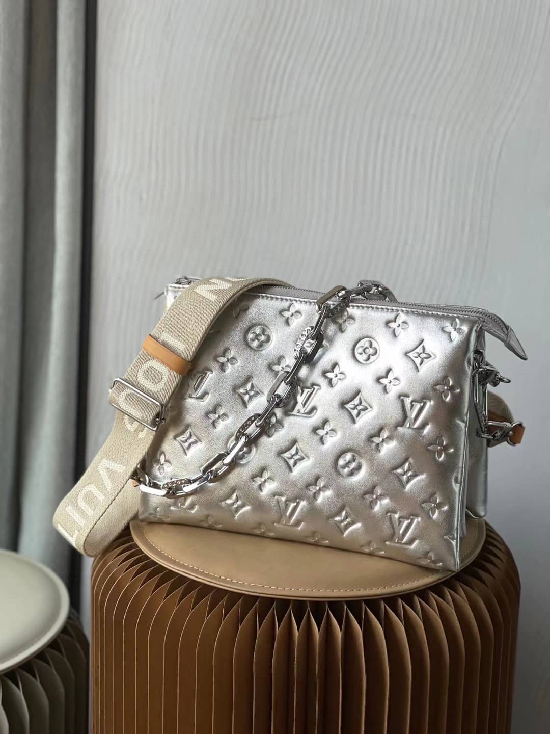 Best Replica L0vis Vvtt0n Coussin PM M57913 Replica Shoulder Bag(ColaReps)