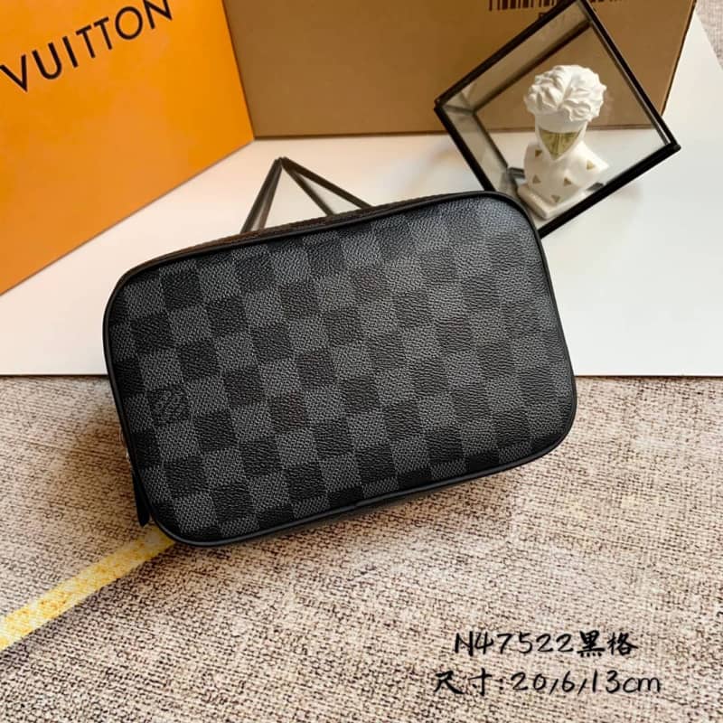 L0vis Vvtt0n Toilet Pouch GM Monogram Eclipse Canvas Replica Black M43383