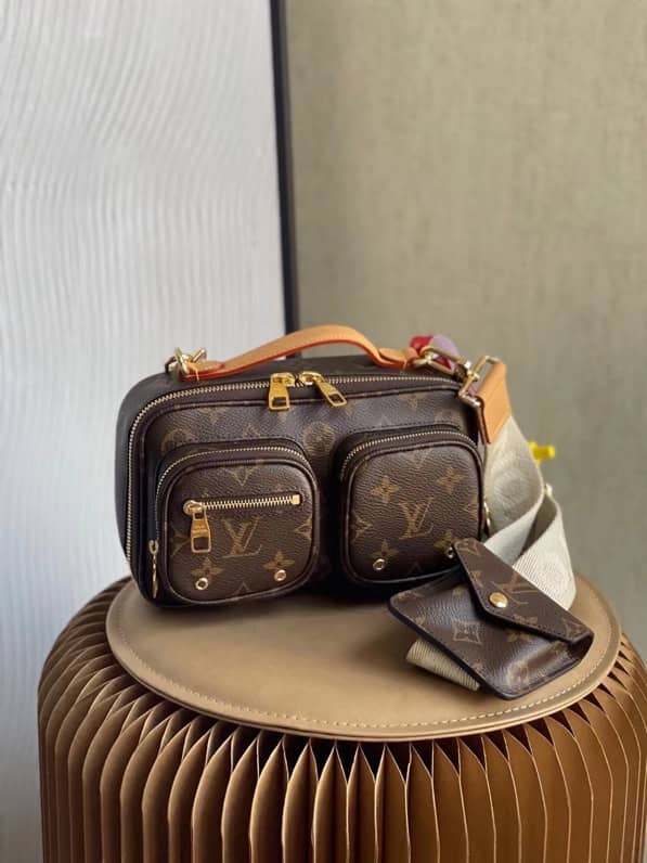 Best Replica L0vis Vvtt0n Monogram Canvas Utility M80446 Replica Crossbody Bag(ColaReps)