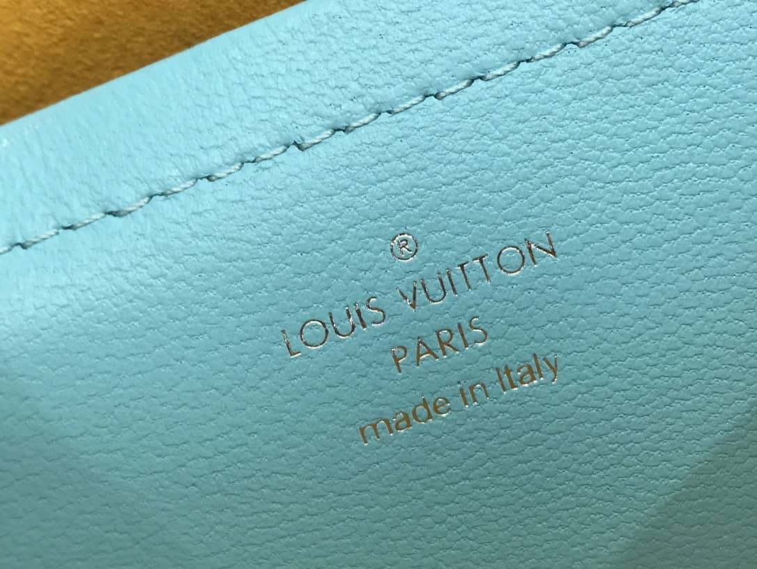 L0vis Vvtt0n Pochette Coussin Monogram Embossed Lambskin Chain Replica Bag Blue(Cola)