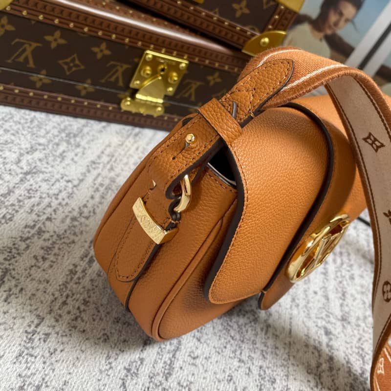 L0vis Vvtt0n Pont 9 Soft MM Grained Calfskin Leather Replica Bag Orange M58968