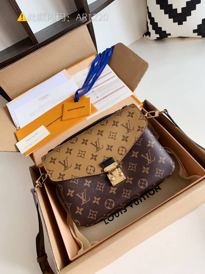 Best Replica L0vis Vvtt0n Pochette Metis Small Leather Crossbody Bag Replica M44876(ColaReps)