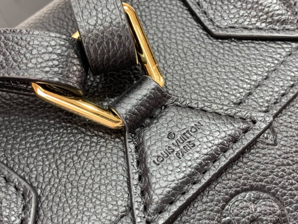 L0vis Vvtt0n Empreinte Montsouris M45638 Replica Backpack
