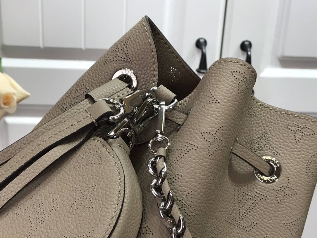 L0vis Vvtt0n Bella Mahina Magnolia Leather Replica Bag M57068