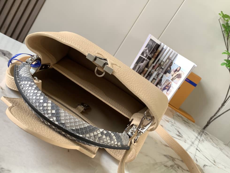 L0vis Vvtt0n Capucines BB Tote Taurillon Leather N92041 Replica Crossbody Bag