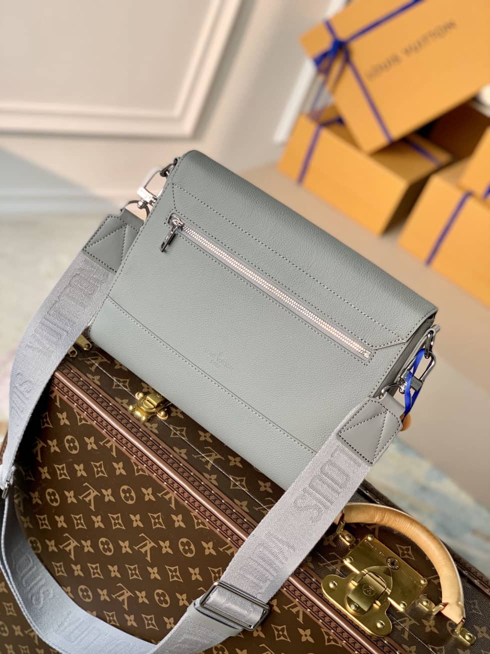 L0vis Vvtt0n Aerogram Calfskin Gery M59327 Replica Messenger Bag