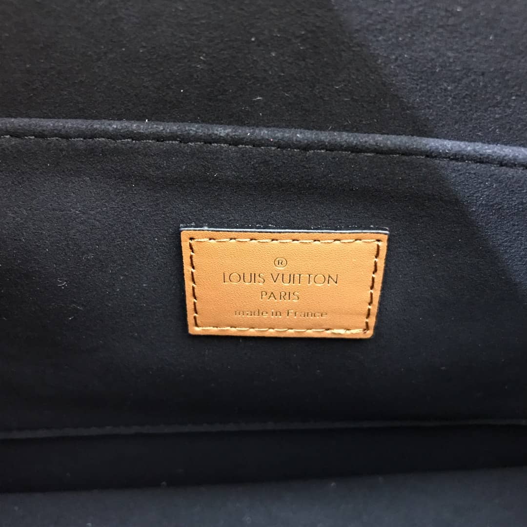 L0vis Vvtt0n Monogram MM Reverse Dauphine Shoulder Bag Replica M44391