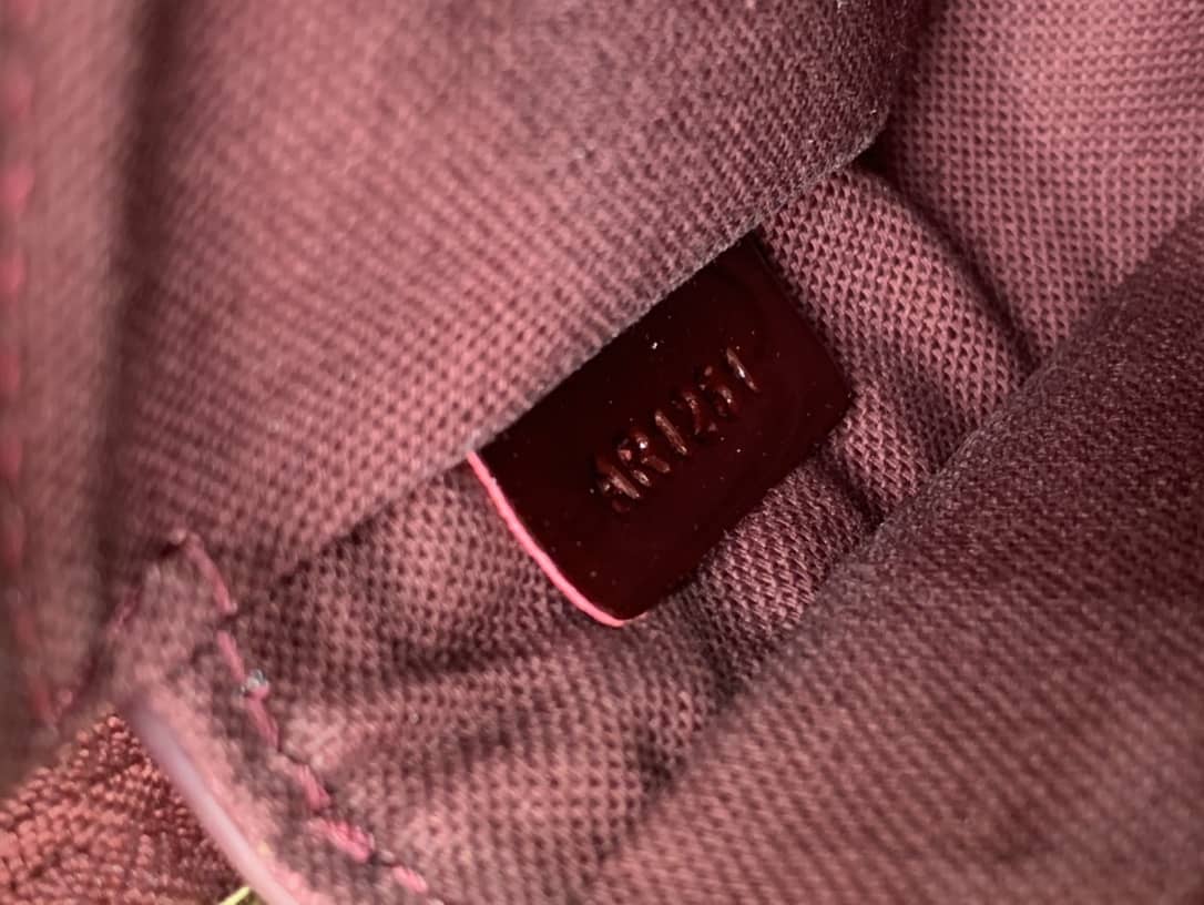L0vis Vvtt0n Pochette Dupe Monogram Vernis  Accessories  Pouch Purple M58009