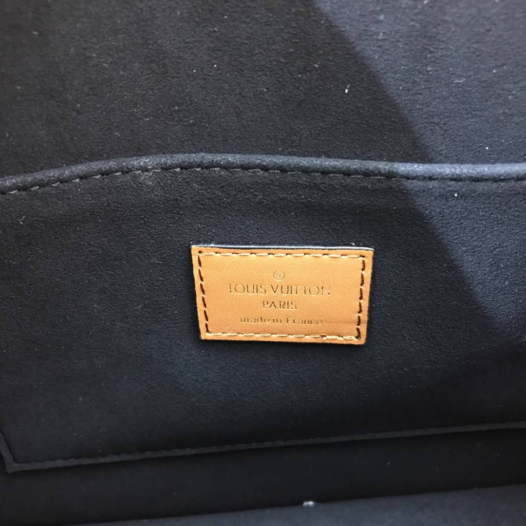 L0vis Vvtt0n Monogram MM Reverse Dauphine Shoulder Bag Replica M44391