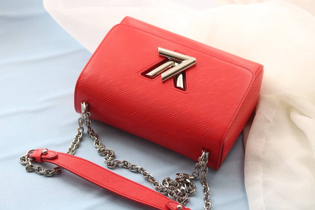 L0vis Vvtt0n Twist Bag Red Replica M50281