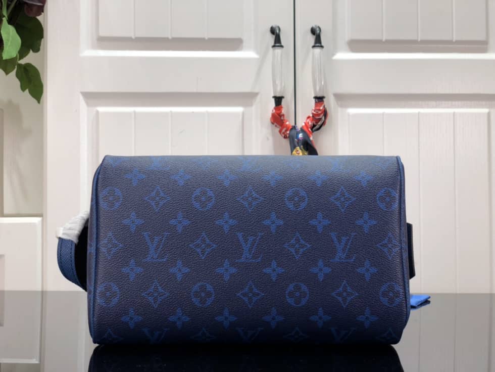 L0vis Vvtt0n Dopp Kit Toilet Pouch Monogram Canvas M44494 Replica