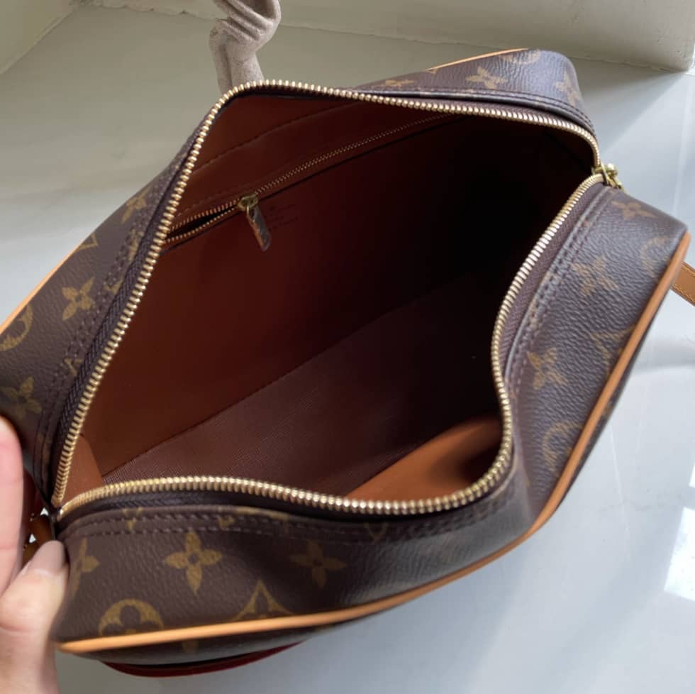 L0vis Vvtt0n Monogram Trocadero 30 M51272 Replica Camera Bag