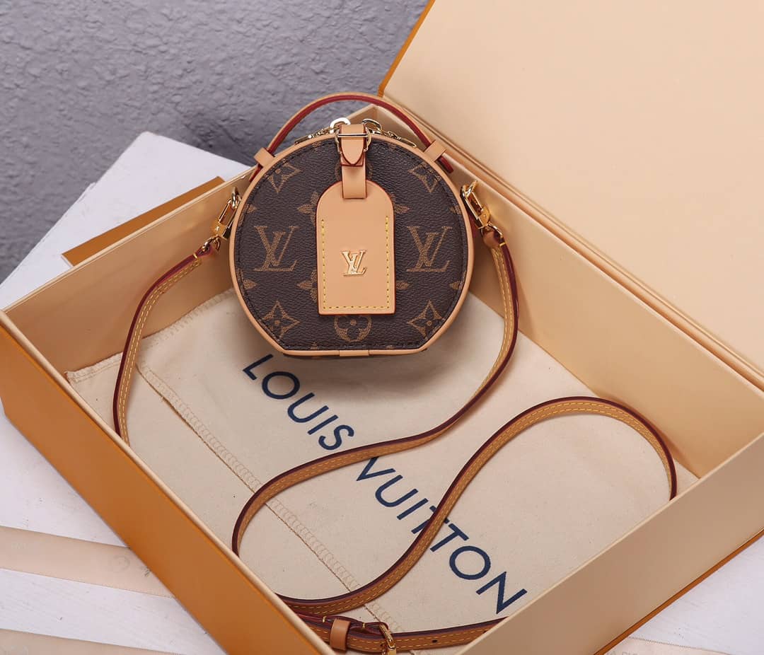 L0vis Vvtt0n Mini Boite Chapeau Replica Crossbody Bag M44699