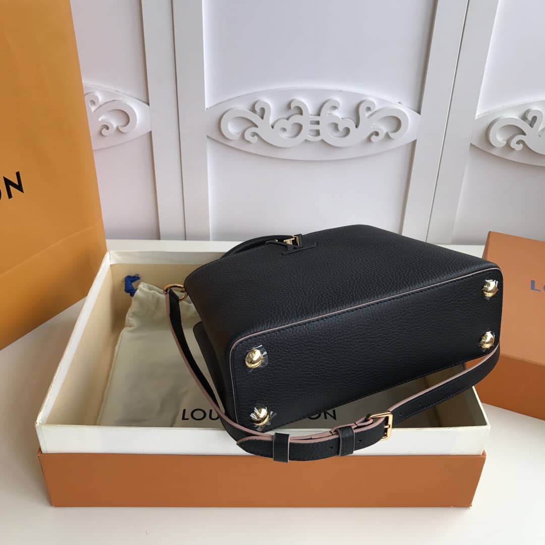 L0vis Vvtt0n Capucines BB Taurillon Replica Leather Bag M53854