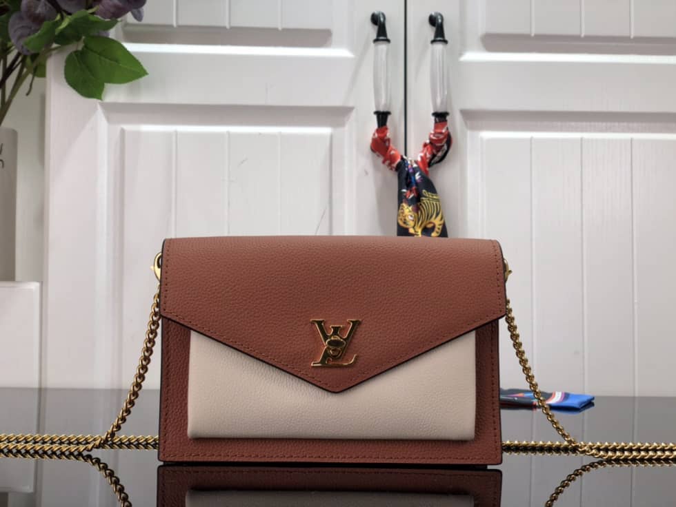 L0vis Vvtt0n Mylockme Chain Pochette M63471 Replica Crossbody Bag