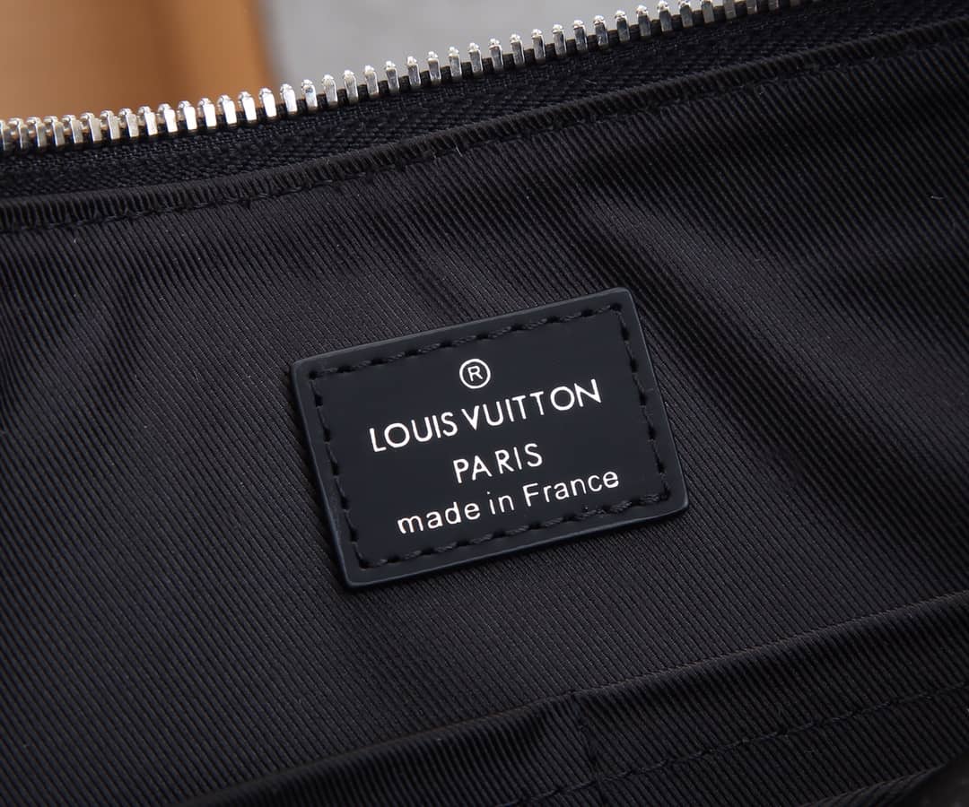 L0vis Vvtt0n Mick PM Replica Crossbody Bag Black N40003