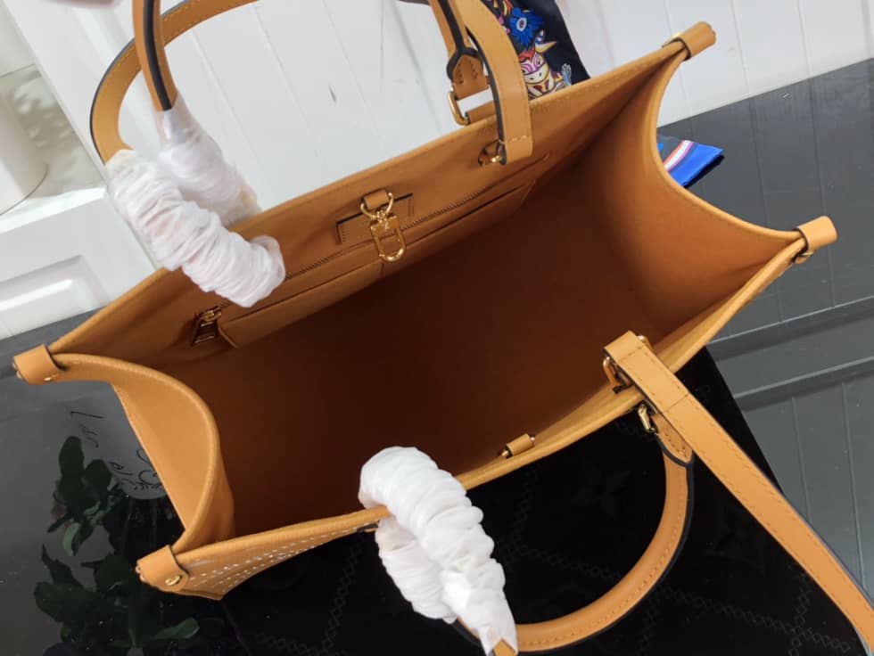 L0vis Vvtt0n Onthego MM Monogram Empreinte M46015 Replica Tote