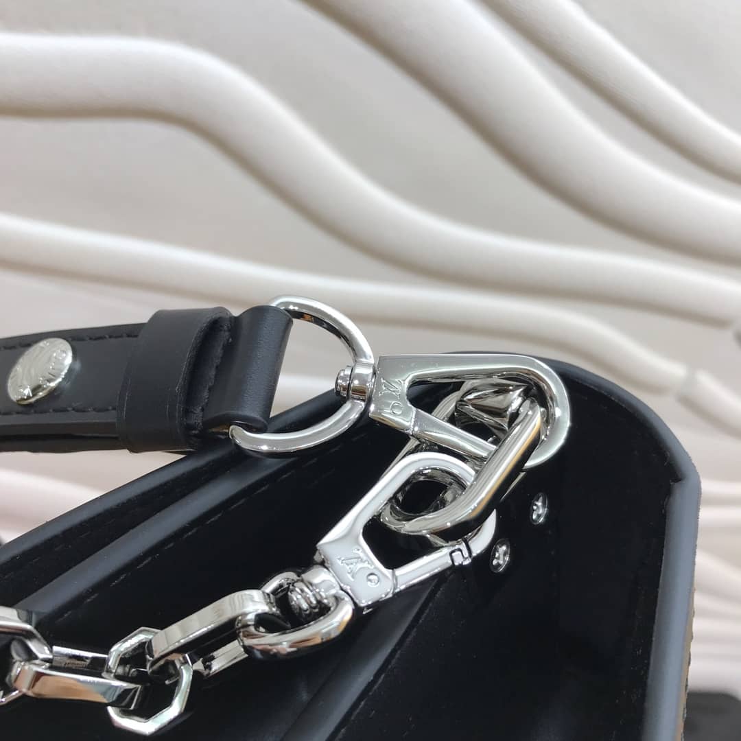 L0vis Vvtt0n Monogram MM Reverse Dauphine Shoulder Bag Replica Black M44391