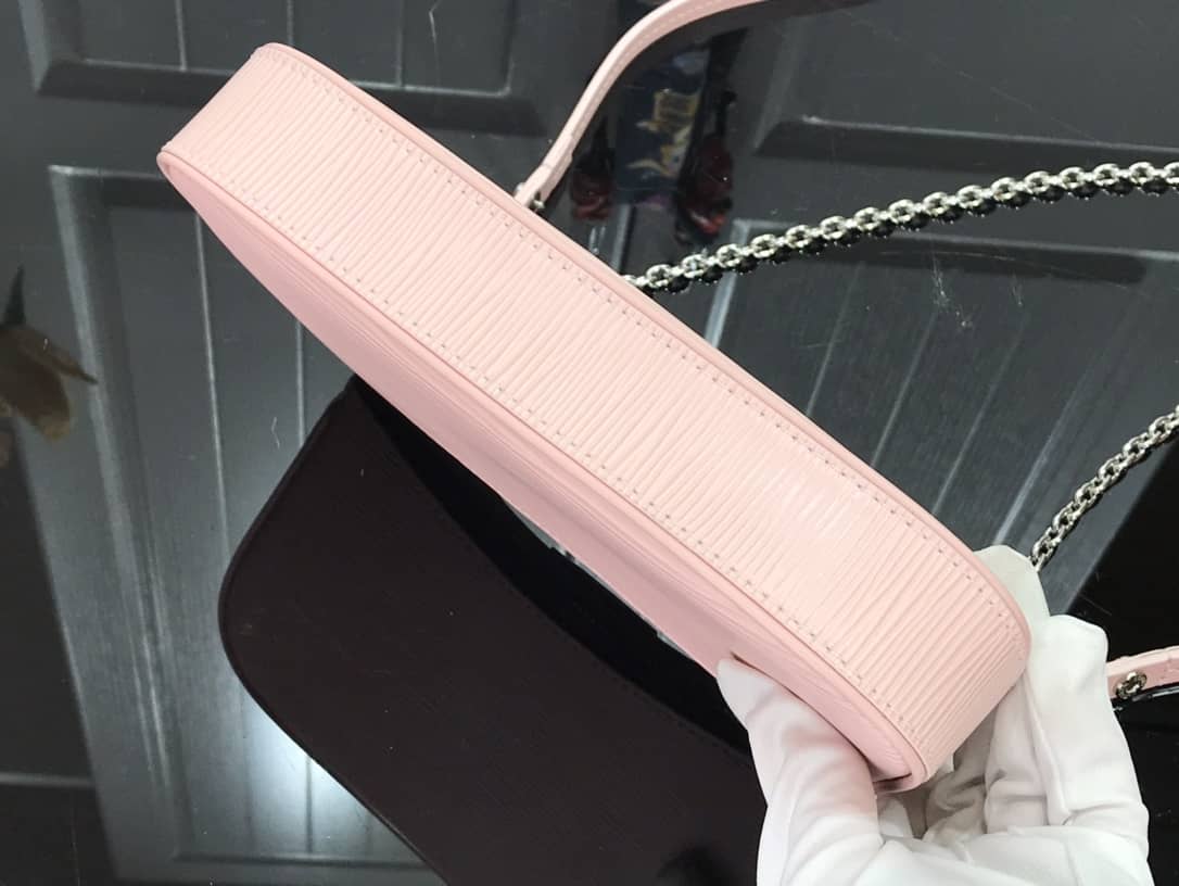 L0vis Vvtt0n Epi Easy Pouch On Strap Replica Bag Pink M80471