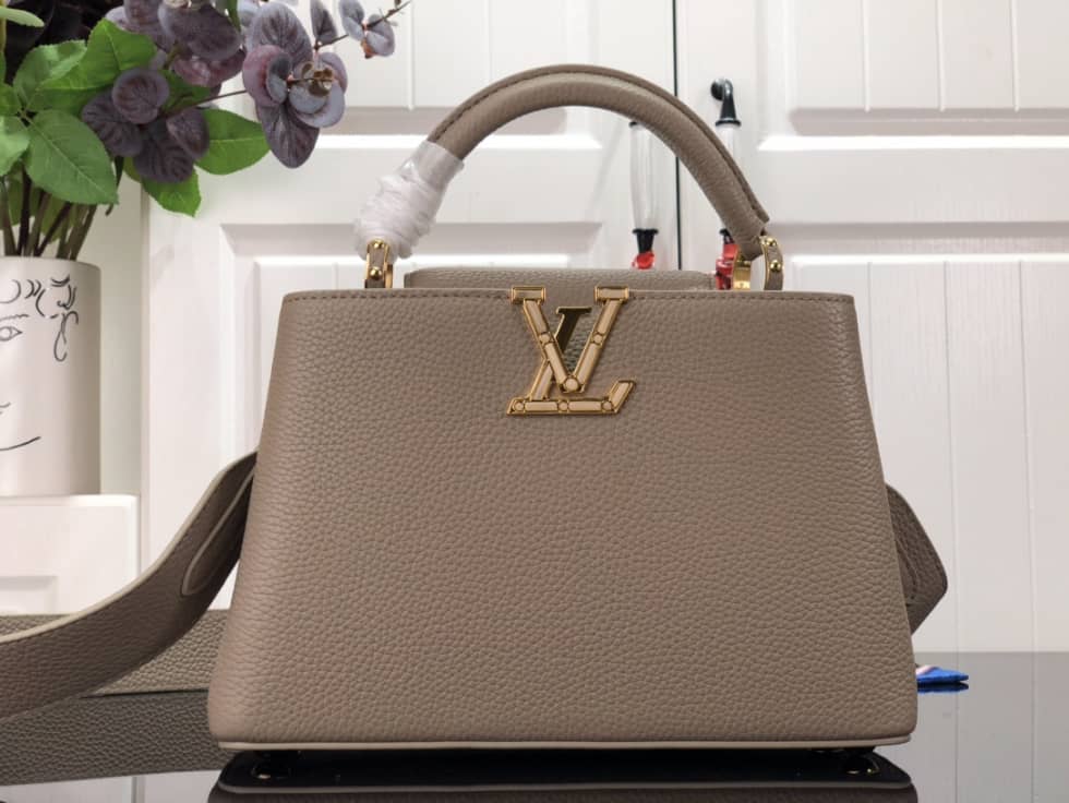 L0vis Vvtt0n Capucines BB Beige M59066 Replica Shoulder Bag