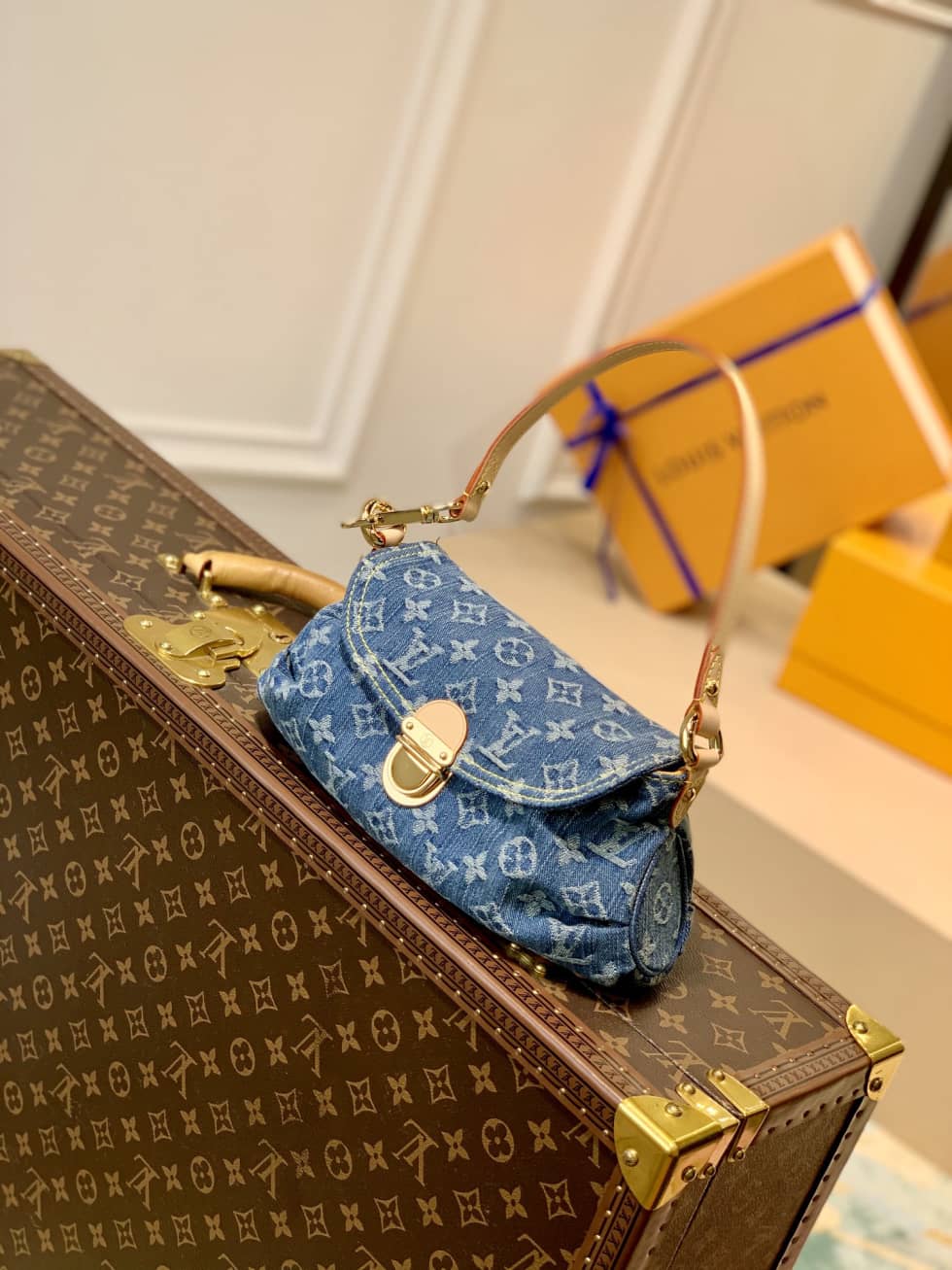 L0vis Vvtt0n Mini Pleaty Denim Blue M95050 Replica Shoulder Bag