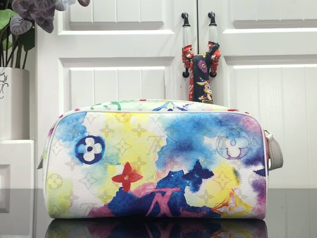 L0vis Vvtt0n Multicolored Watercolor Monogram Canvas Dopp Kit Toiletry Bag Replica M80500