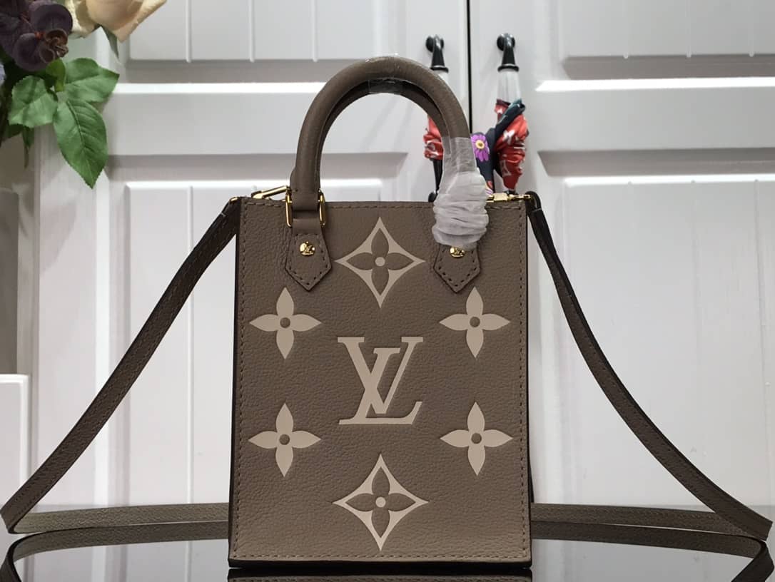L0vis Vvtt0n Monogram Petit Sac Plat Bag Replica Gray M80449