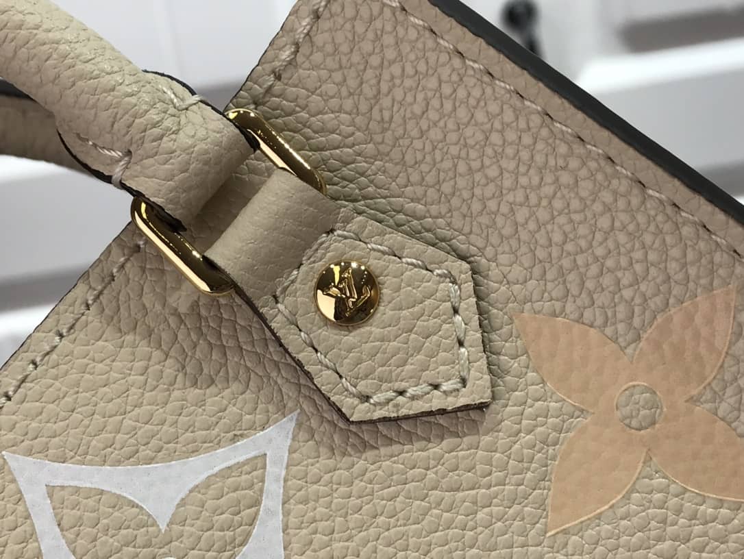 L0vis Vvtt0n Monogram Petit Sac Plat Bag Replica Yellow M80449