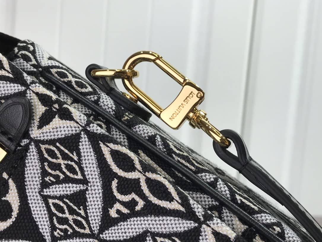 L0vis Vvtt0n Pochette Mestis MM Monogram Canvas Replica Shoulder Bag M57272