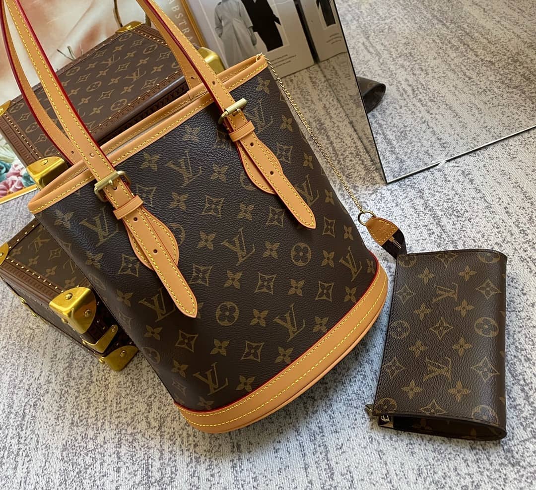 L0vis Vvtt0n Petit PM Monogram Canvas Brown M42238 Replica Bucket Bag