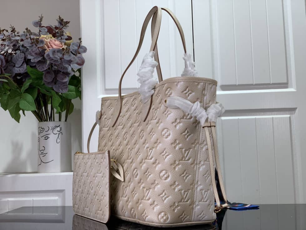 L0vis Vvtt0n Neverfull MM Carryall Pale Beige M46231 Replica Tote
