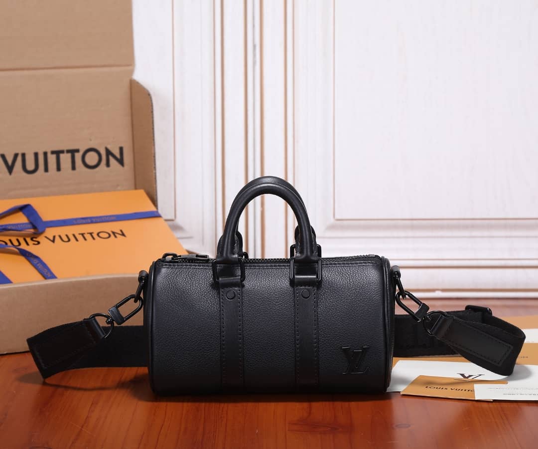 L0vis Vvtt0n Aerogram Keepall XS Noir M80950 Replica Shoulder Bag