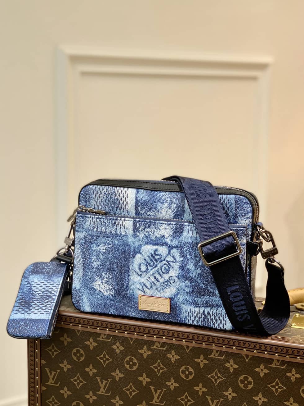 L0vis Vvtt0n Trio Damier Salt Stone Blue N50068 Replica Messenger Bag