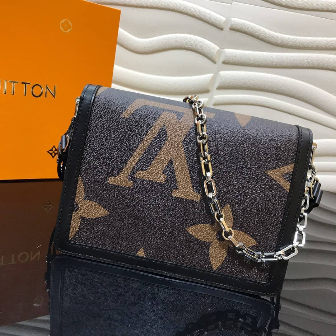 L0vis Vvtt0n Monogram MM Reverse Dauphine Shoulder Bag Replica Black M44391