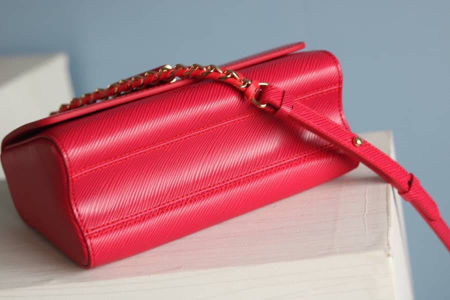 L0vis Vvtt0n Twist MM Chain Leather Replica Bag Red M50282