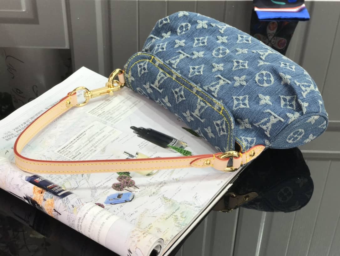 L0vis Vvtt0n Monogram Denim Mini Pleaty Replica Shoulder Bag Blue M95050
