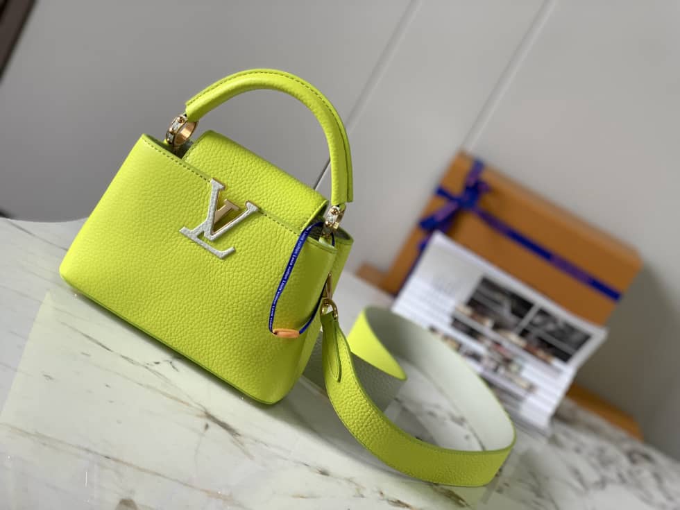 L0vis Vvtt0n Capucines Mini M59440 Replica Shoulder Bag