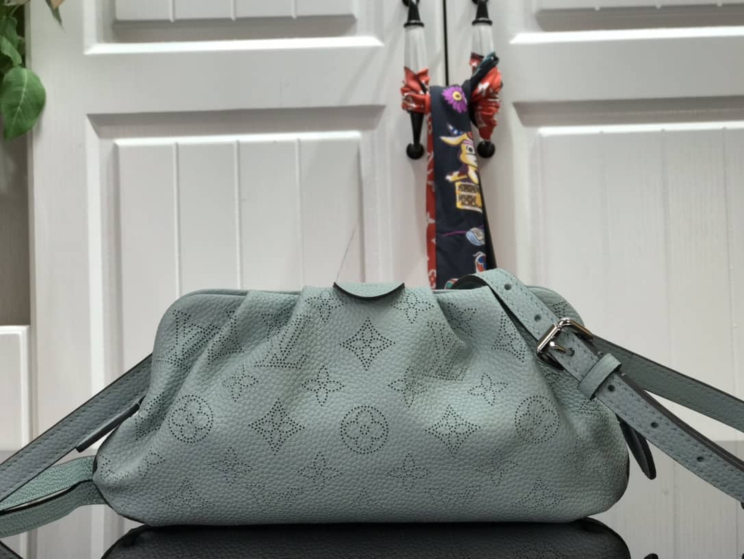 L0vis Vvtt0n Scala Mini Replica Pouch Blue M80092