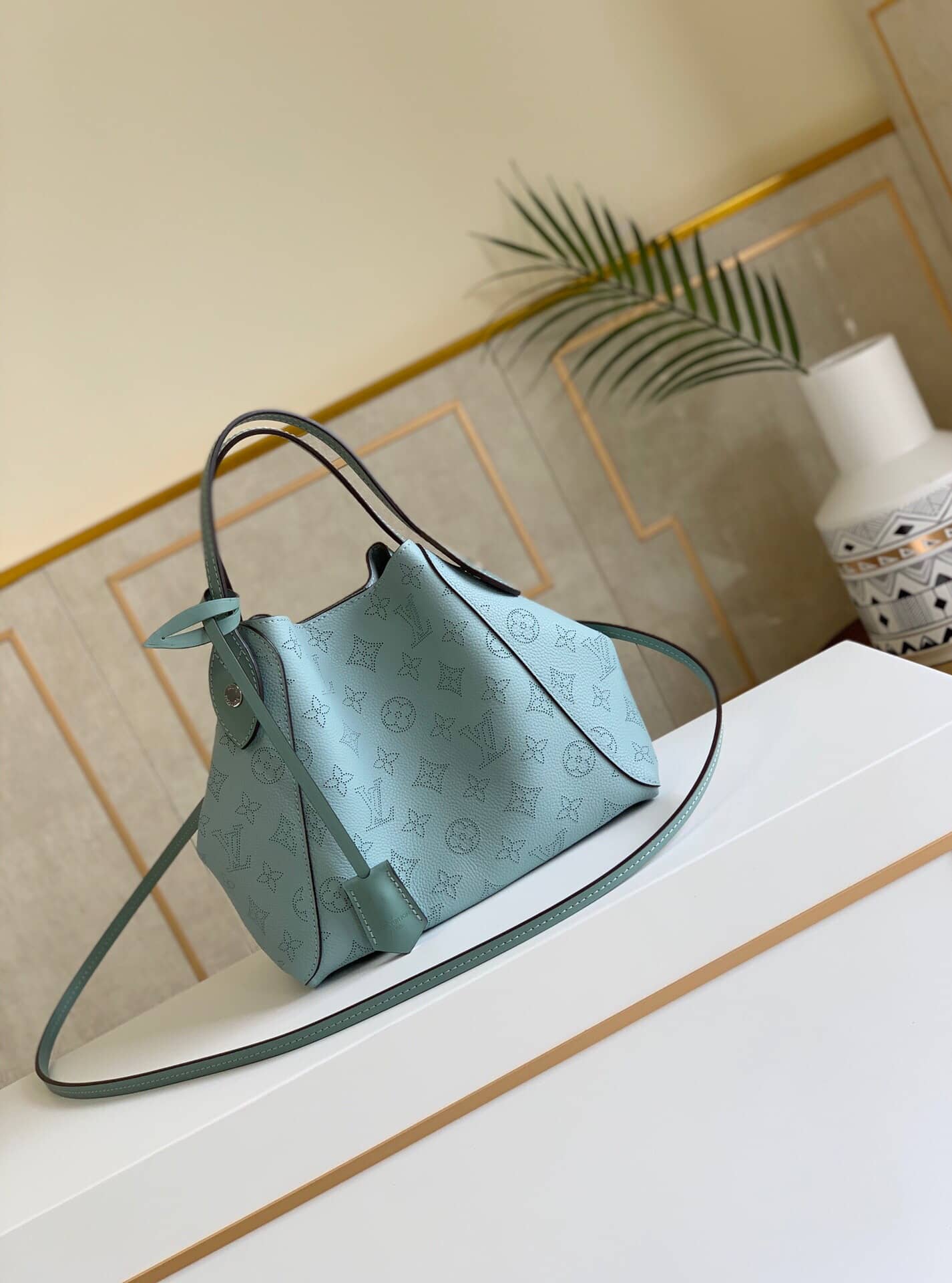 L0vis Vvtt0n Mahina Perforated Leather Hina PM Bag Replica M55905
