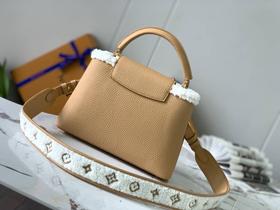 L0vis Vvtt0n Capucines BB Cruise M59267 Replica Crossbody Bag