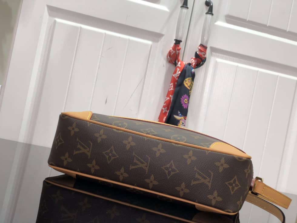 L0vis Vvtt0n Monogram Trocadero 23 Shoulder Bag M51276 Replica