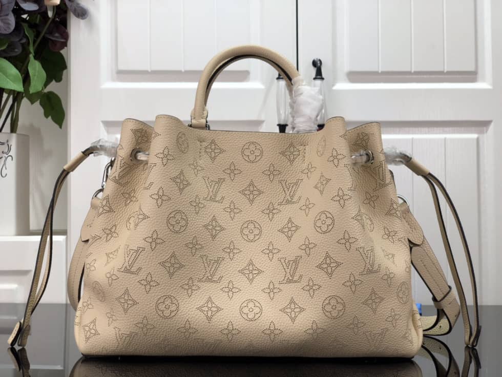 L0vis Vvtt0n Bella Mahina Cream M59203 Replica Tote