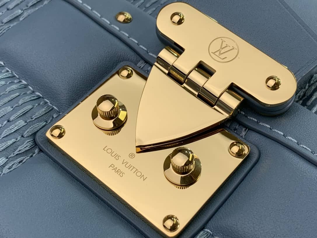 L0vis Vvtt0n Damier Quilt Lambskin Troca MM H27 Replica Bag Blue M59114