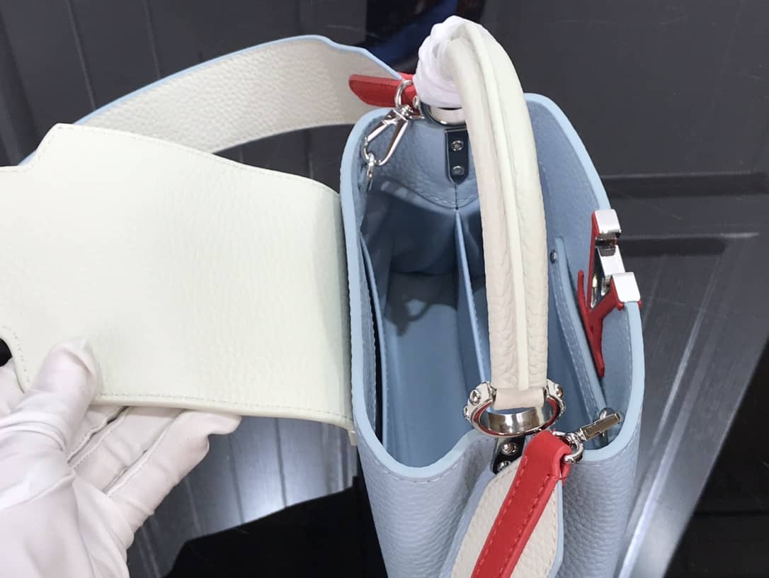 L0vis Vvtt0n Capucines Mini Taurillon Leather Replica Bag Blue M57520